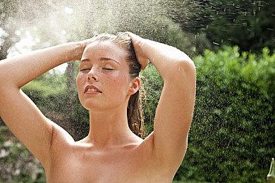 《模拟农场25》9月发布新更新 传奇奔驰乌尼莫克卡车登场